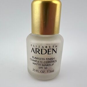 Elizabeth Arden Flawless Finish Matte Makeup Mini .25 oz Vintage Half Full